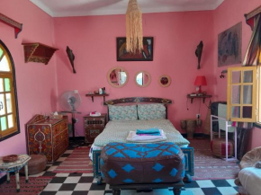 Dar Sam - Red Room